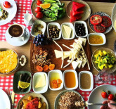 еда-в-стамбуле-знаменитый-турецкий-завтрак-с-прекрасным-видом